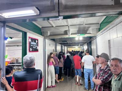 Votação na Escola Florindo Pellizzari (Caic), em Laranjeiras do Sul segue normal neste domingo (06/10)